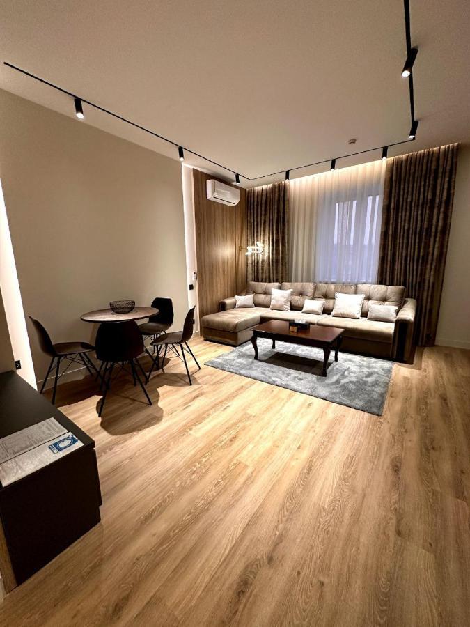 Golden Dragon Hotell Bisjkek Eksteriør bilde
