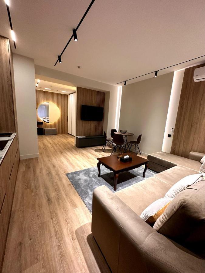 Golden Dragon Hotell Bisjkek Eksteriør bilde