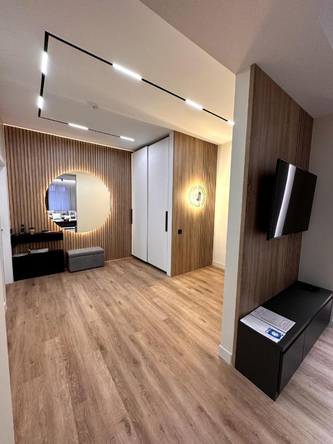 Golden Dragon Hotell Bisjkek Eksteriør bilde