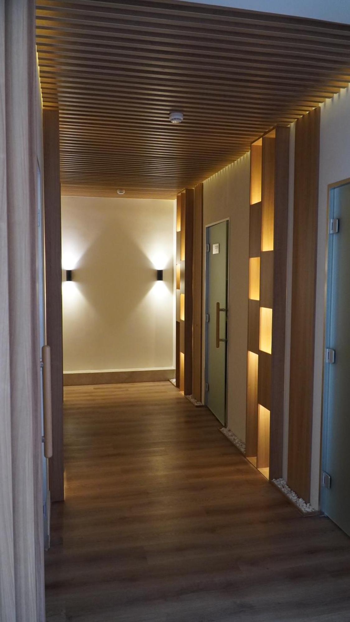Golden Dragon Hotell Bisjkek Eksteriør bilde